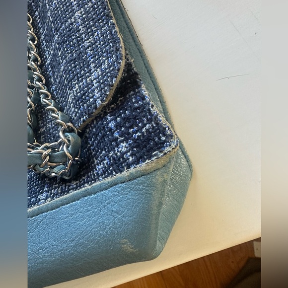 Chanel Classic Single Medium Flap Bag Tweed and calfskin 18x 2014 - Picture 15 of 17